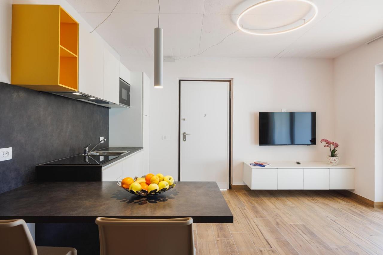 Lake Side Suites Riva del Garda Exterior foto